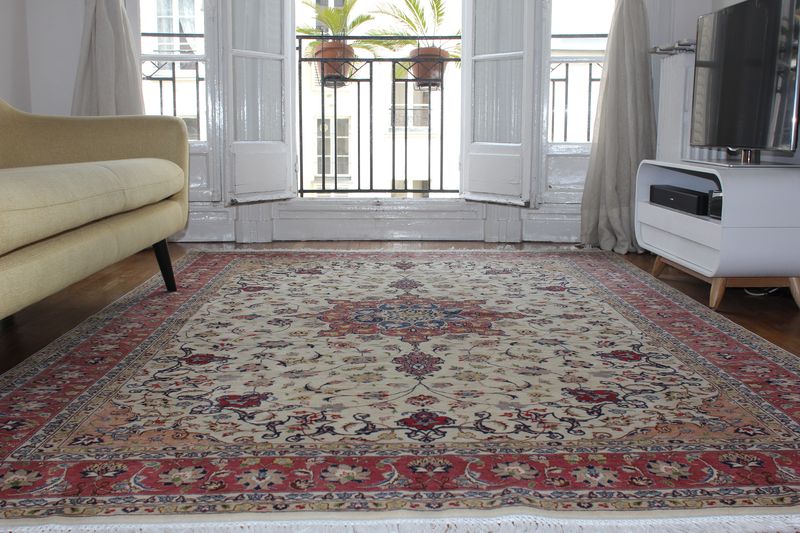 Nettoyage et restauration de tapis à Paris - Le Laboratoire du