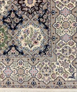 Alternative view of Naïn 6la laine et soie sans médaillon